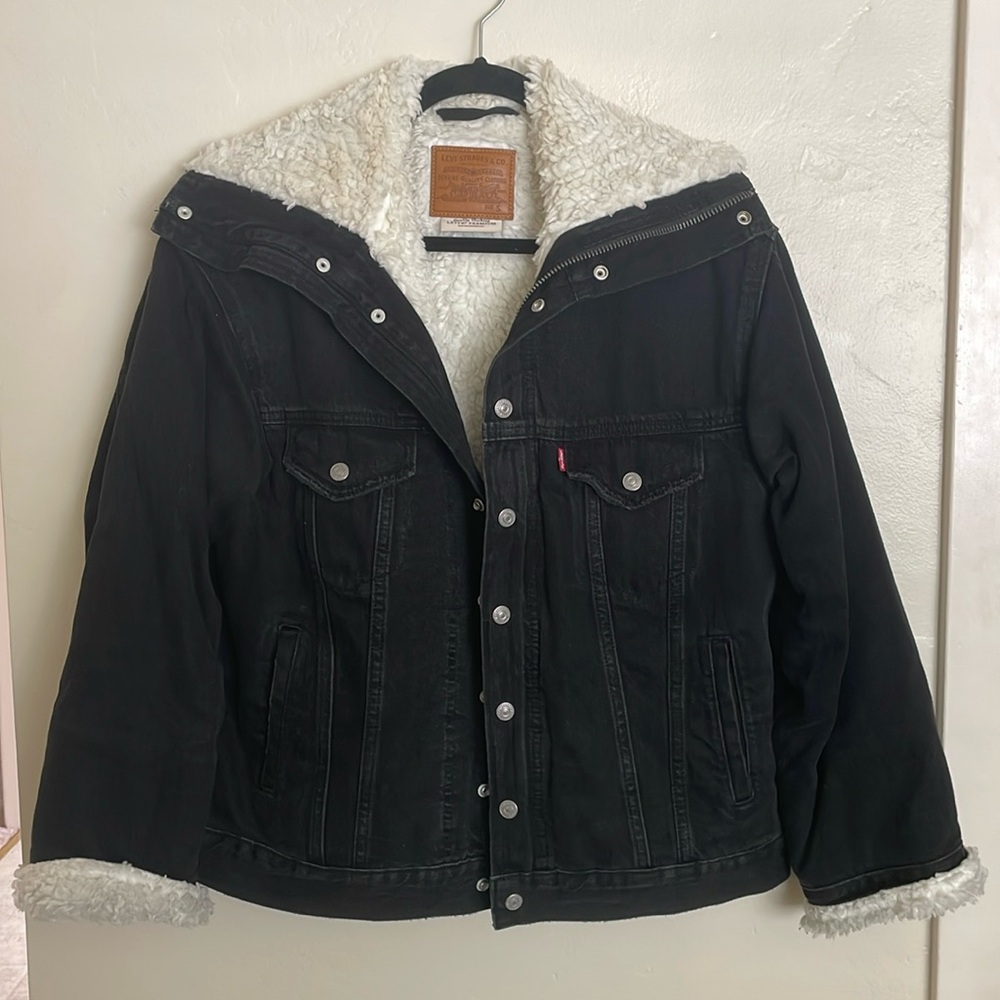 Levi’s faux shearling black denim jacket size small
